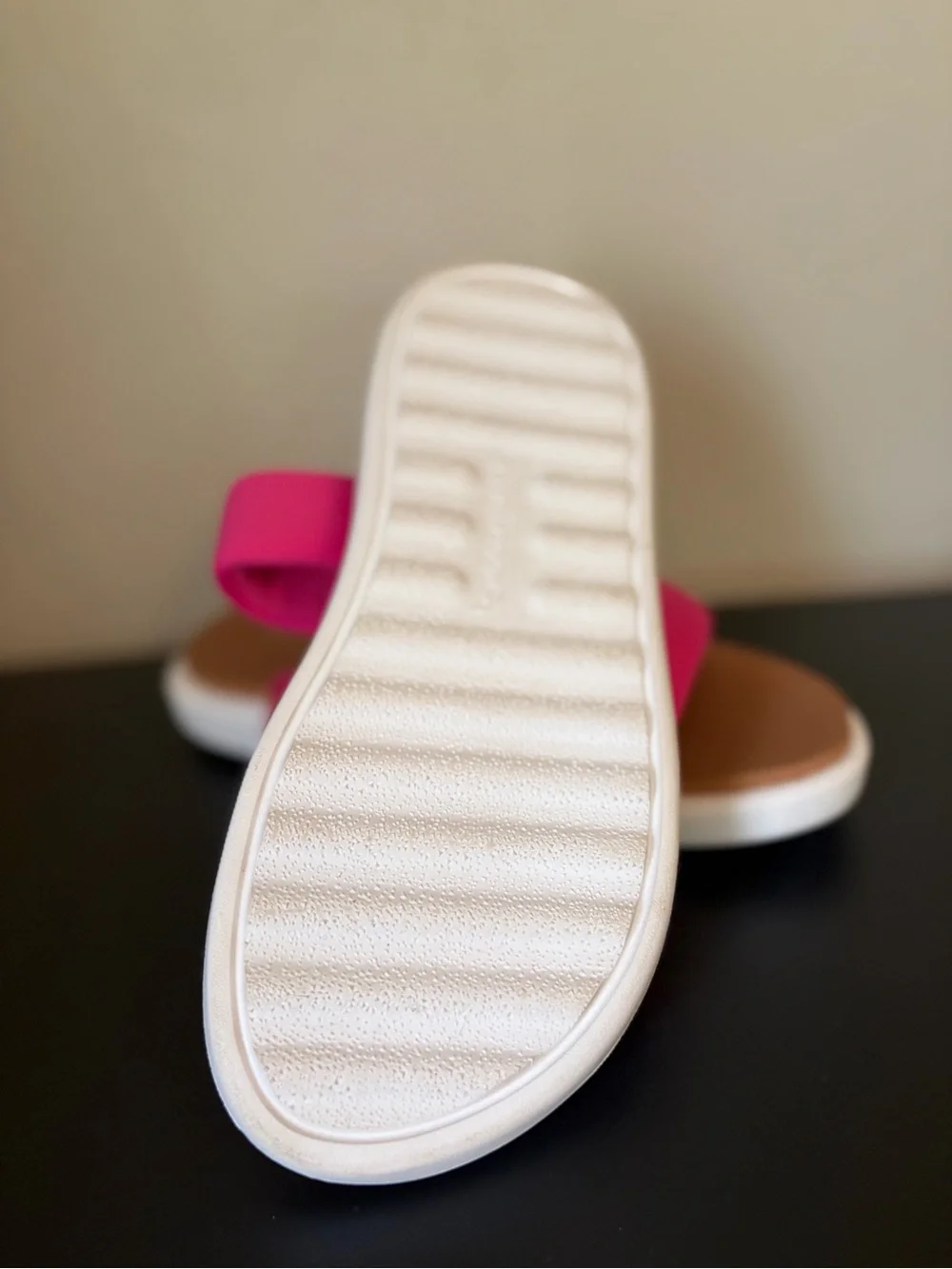 UGG vibrant pink